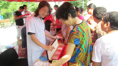 龙湾区海滨街道开展6.26国际禁毒日宣传活动 