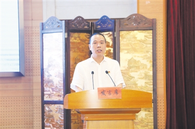 瑶溪街道党工委书记邵建寨
